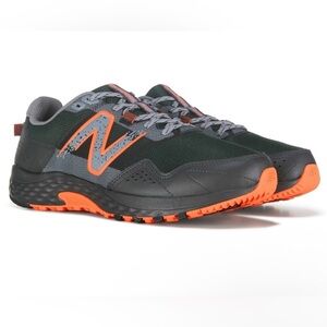 NWOT New Balance Black and Orange Trail Sneakers